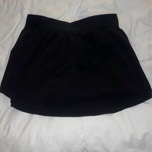 Aritzia Golden Skort - Black Size M